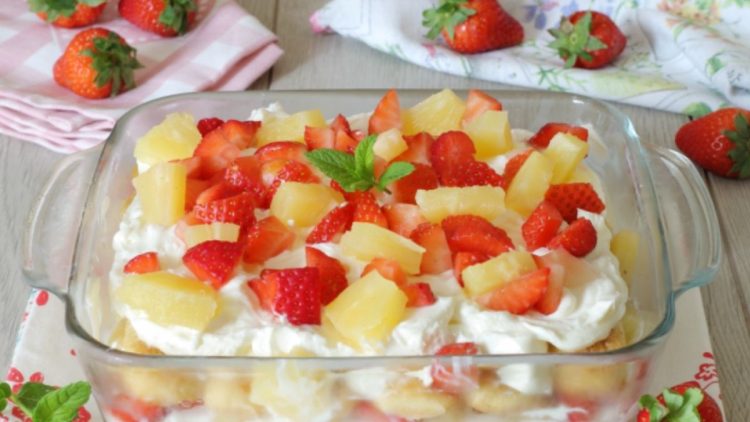 tiramisu à l’ananas et aux fraises