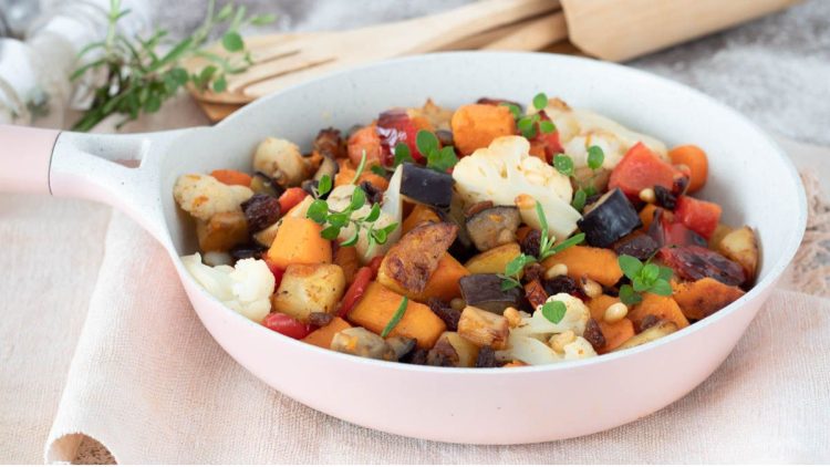Poêlée de légumes aux pignons et raisins secs