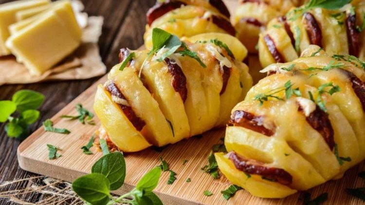 Pommes de terre en accordéon