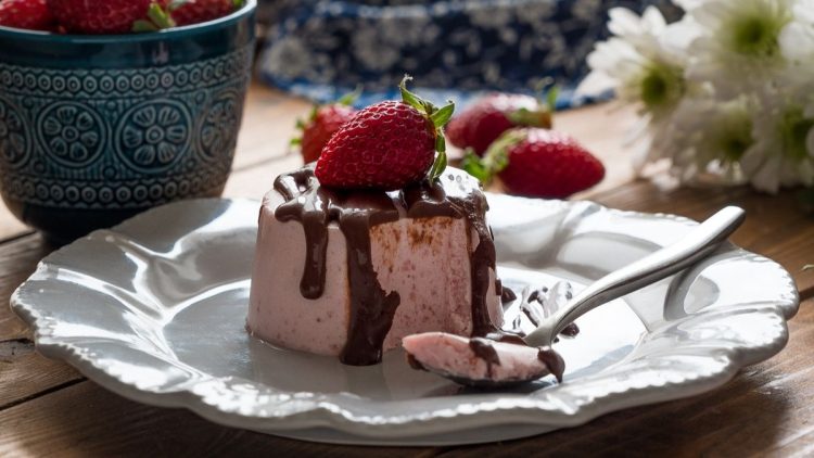 Panna cotta fraise Cyril Lignac