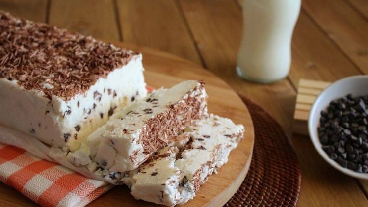 Parfait glacé à la ricotta et chocolat