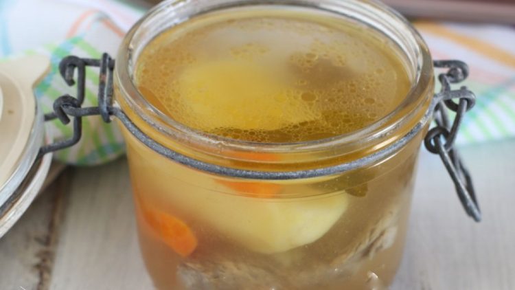 bouillon de bœuf maison   