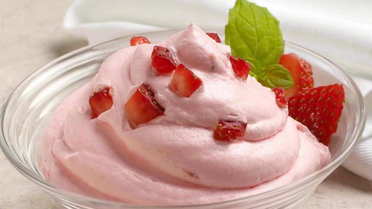 mousse crémeuse aux fraises