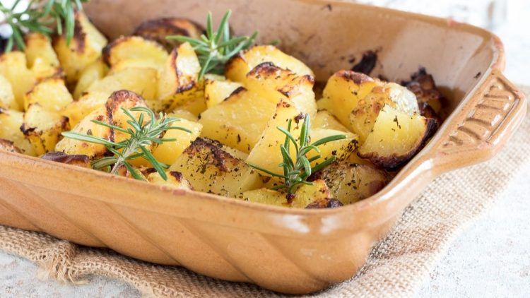 Pommes de terre dorées au four