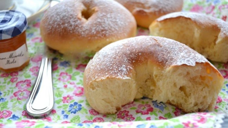 Beignets de brioche sucrés