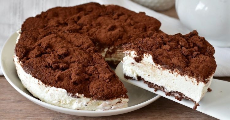Gâteau froid boudoirs et crème au lait