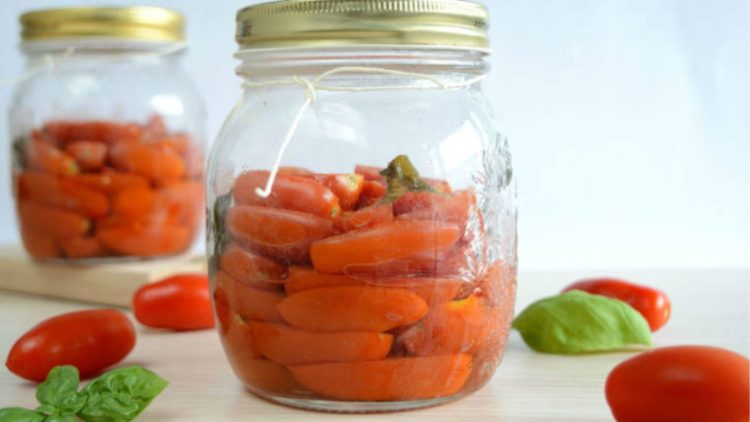 tomates en conserve au naturel