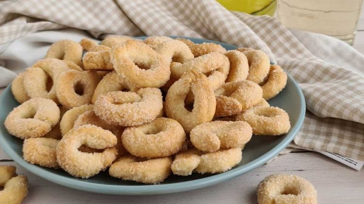 Biscuits italiens au vin blanc