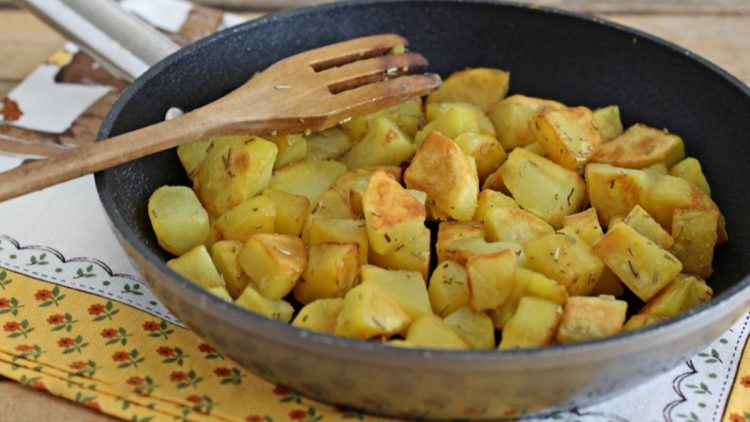 Pommes de terre grenaille sautées à la poêle