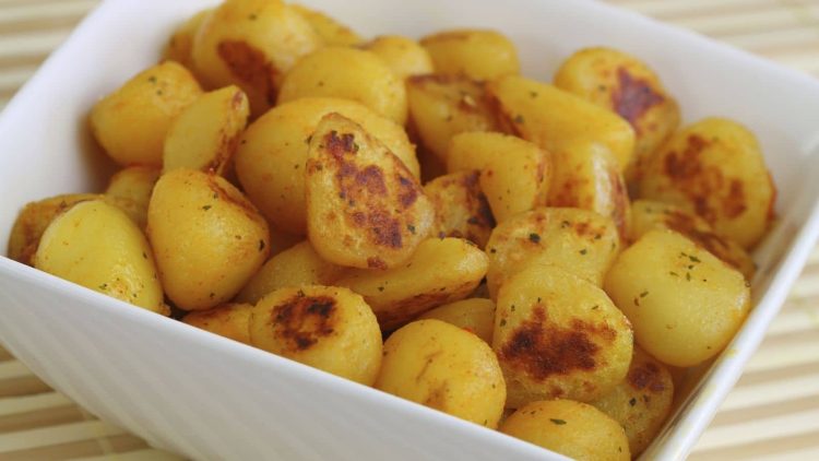 Pommes de terre nouvelles au four