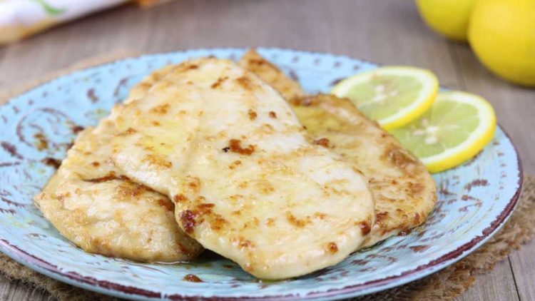 Escalopes de poulet au citron à la poêle