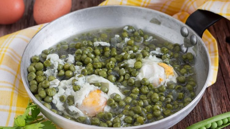 œufs aux petits pois