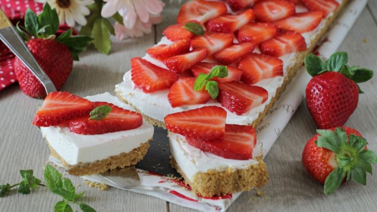 Tarte allégée au yaourt et fraises