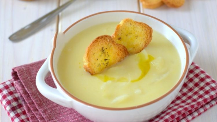 velouté à l’oignon et aux pommes de terre