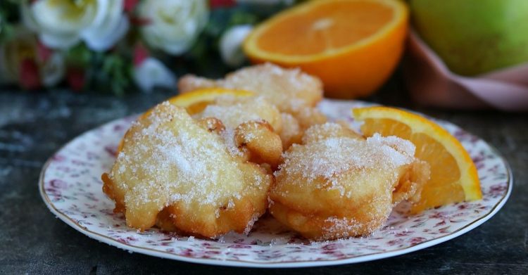 Beignets aux pommes et à l'orange
