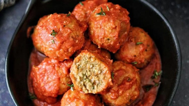 boulettes de lentilles en sauce tomate