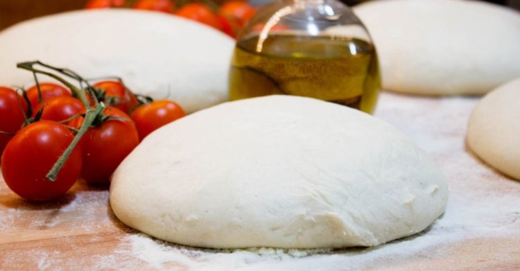 Pâte à pizza maison à la semoule