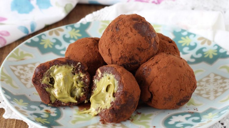 truffes au chocolat et à la pistache