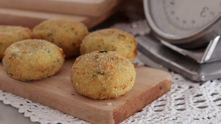 Boulettes de pommes de terre et persil