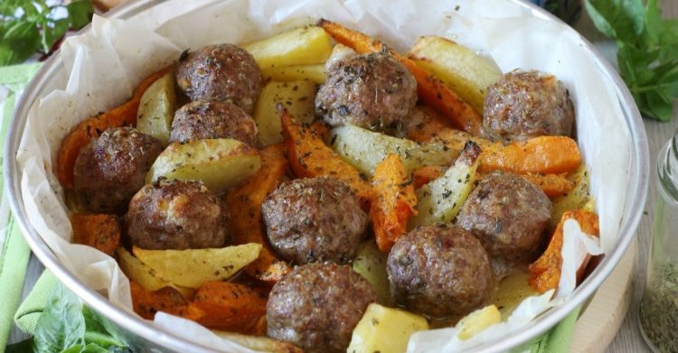 Boulettes de viande et pomme de terre au four