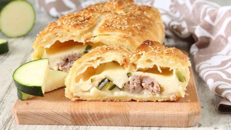 feuilleté à la saucisse et aux courgettes