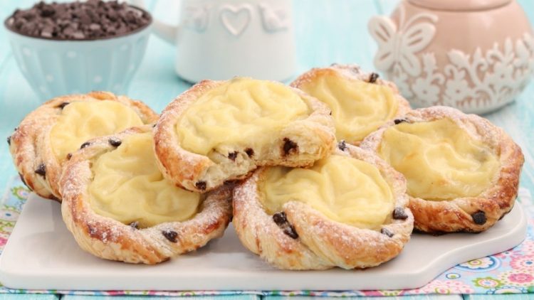 Feuilletées à la crème pâtissière