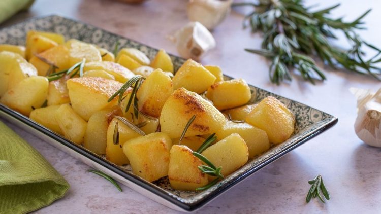 Pommes de terre au romarin à la poêle
