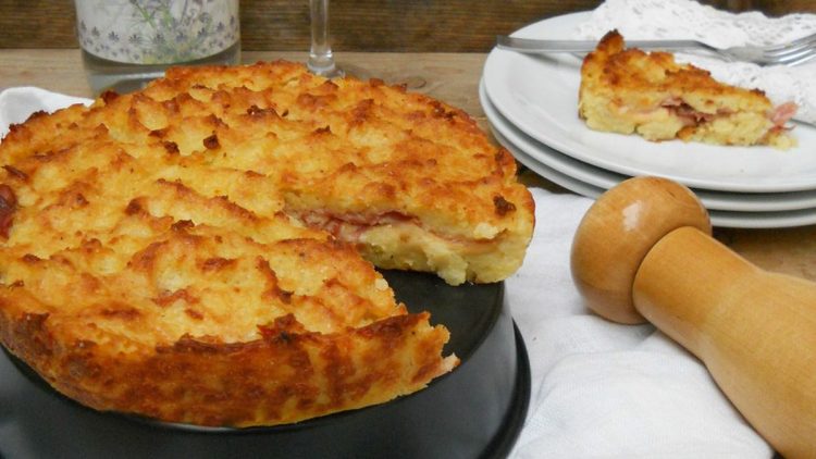 gâteau de pommes de terre, speck et fromage