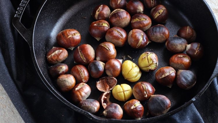 Châtaignes au vin blanc à la poêle