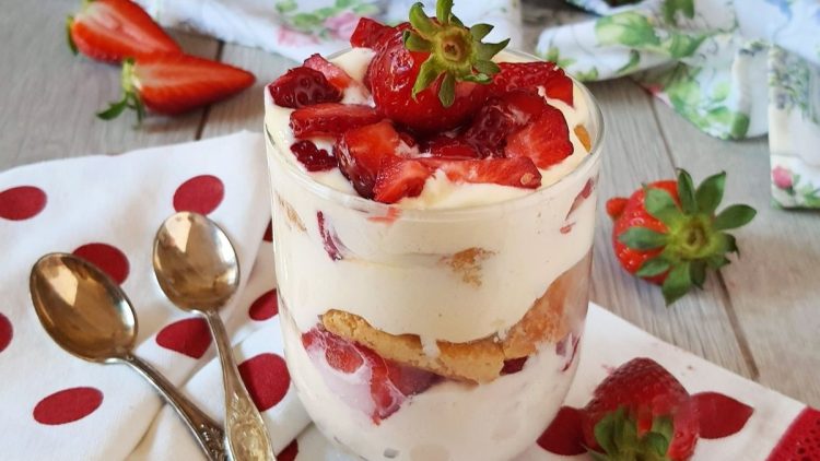 Coupe gourmande fraises et mascarpone