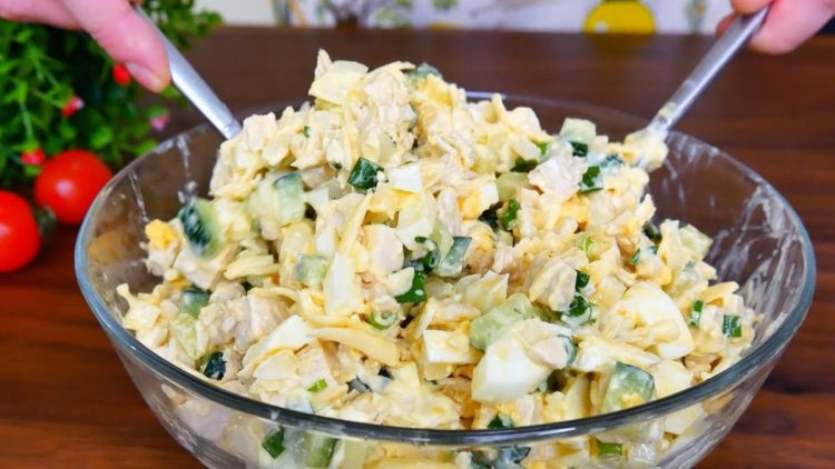 Salade de poulet et aux œufs