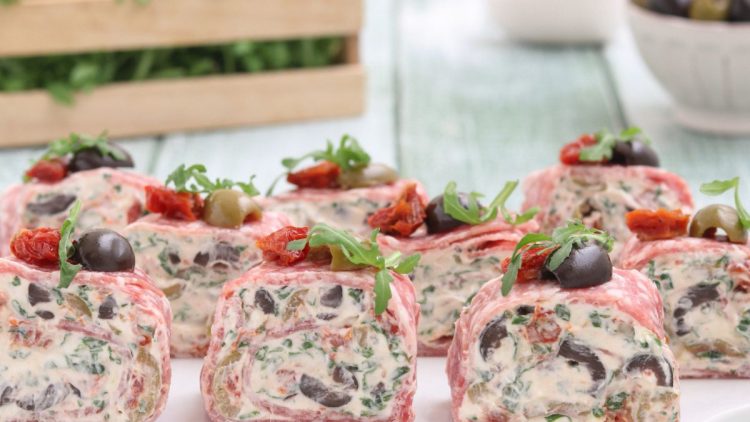 rouleaux de salami au fromage frais
