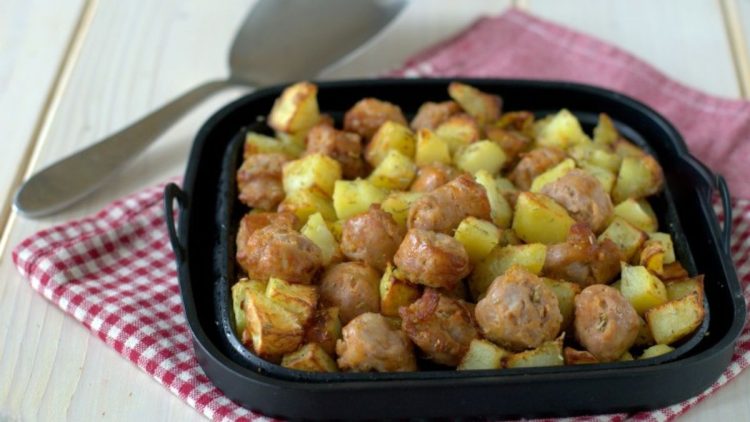 saucisses et pommes de terre au Air Fryer