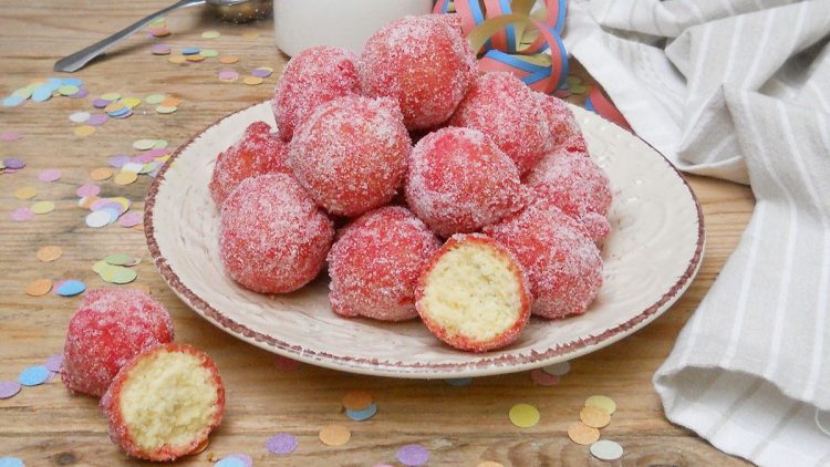 beignets de Carnaval au liqueur alchermes