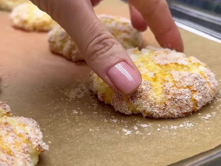 biscuits craquelés à la ricotta et à la noix de coco