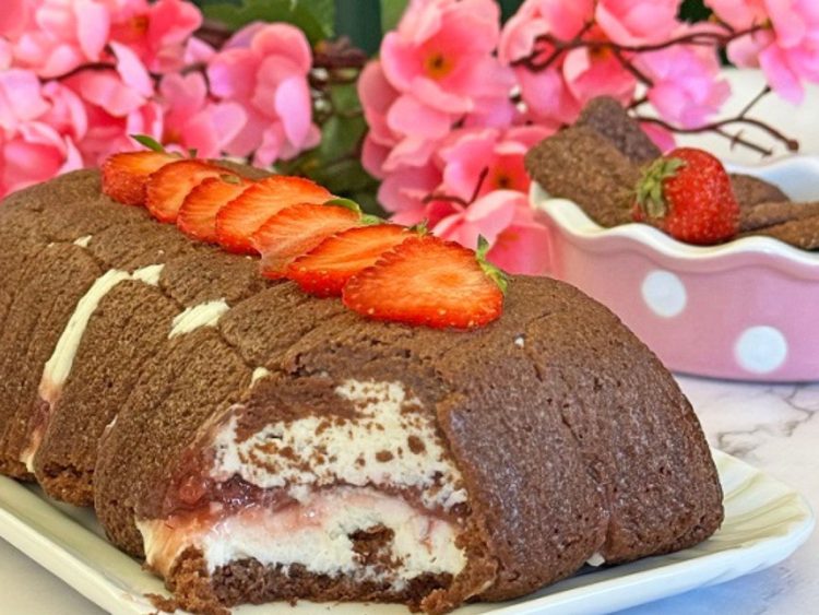 charlotte au yaourt et aux fraises