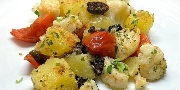 chou-fleur et pommes de terre à la méditerranéenne