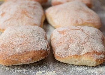 pain ciabatta italien