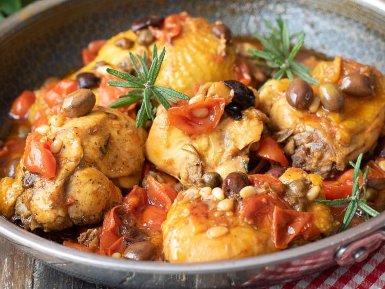 poêlée de poulet à la méditerranéenne