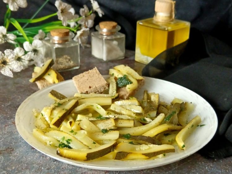 salade de courgettes marinées à la menthe