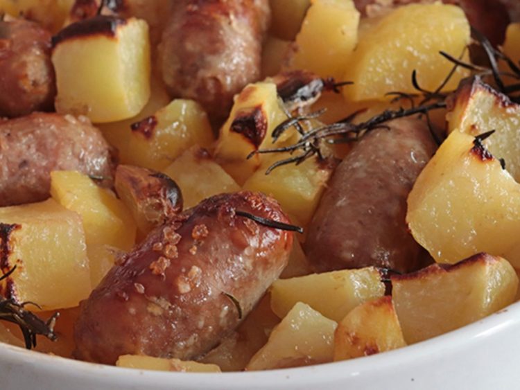 saucisses et pommes de terre à la bière