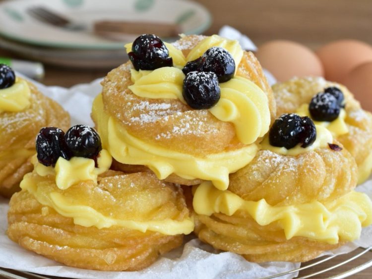 zeppole italiens à la crème pâtissière