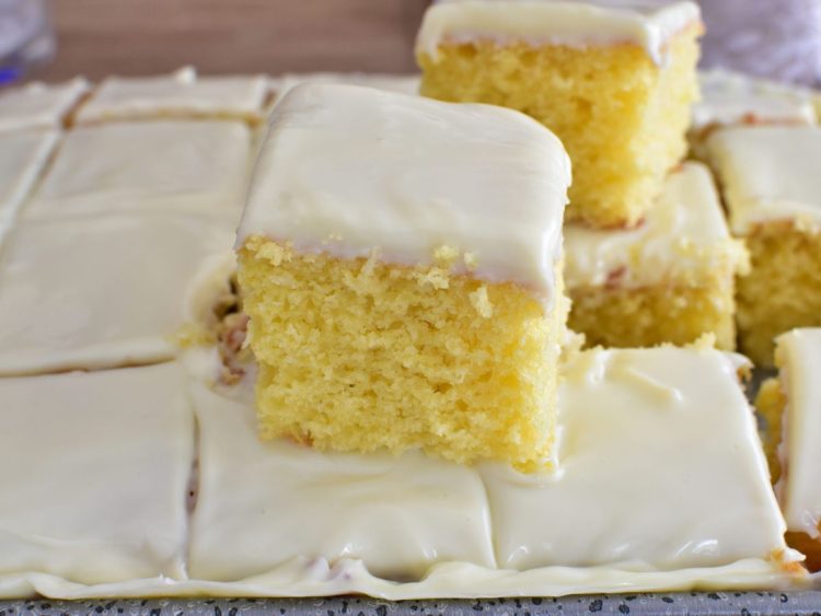 cake ultra moelleux au citron glacée au citron