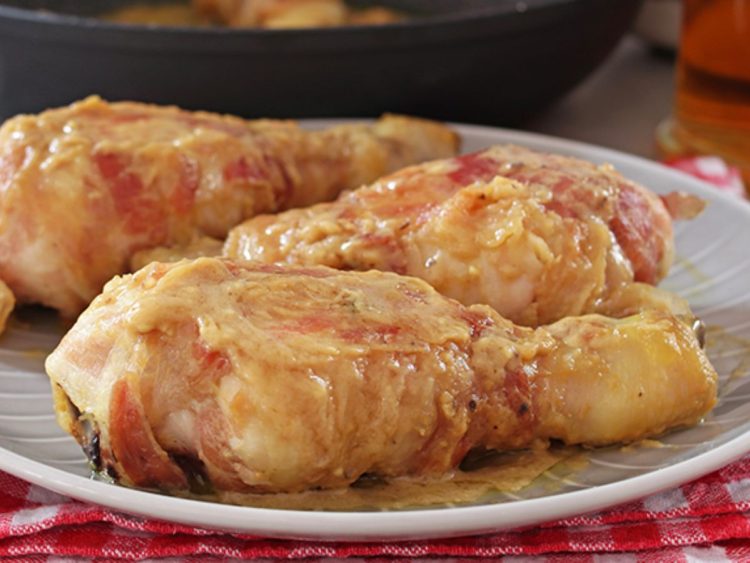 pilons de poulet à la moutarde et au bacon