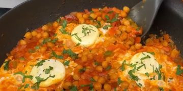 poêlée pois chiches et œufs 
